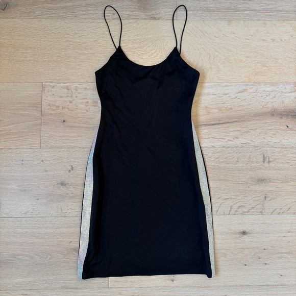 $295 Alice+Olivia Noni Women Sz 2 Mini Silk-Blend Dress Black Y2K disco sexy *T2 - Picture 2 of 4